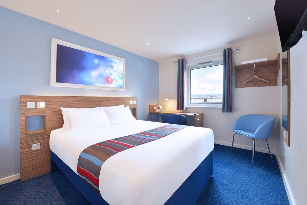 Travelodge London Wimbledon Morden Morden  Номер фото