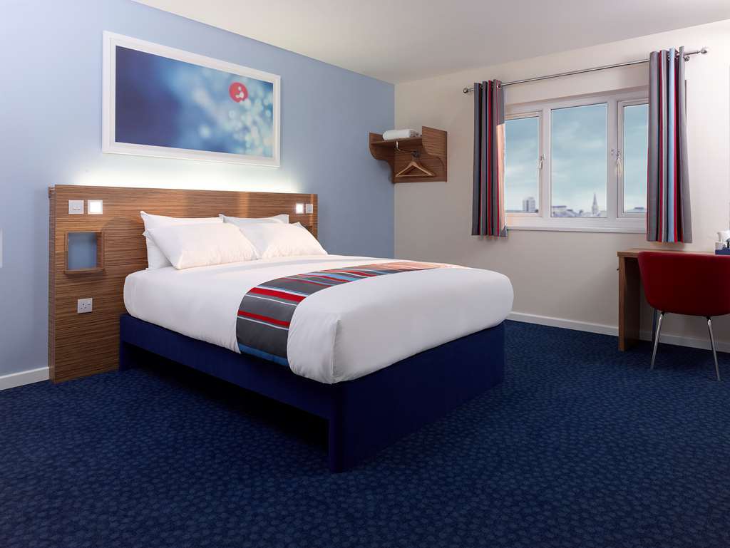 Travelodge London Wimbledon Morden Morden  Номер фото